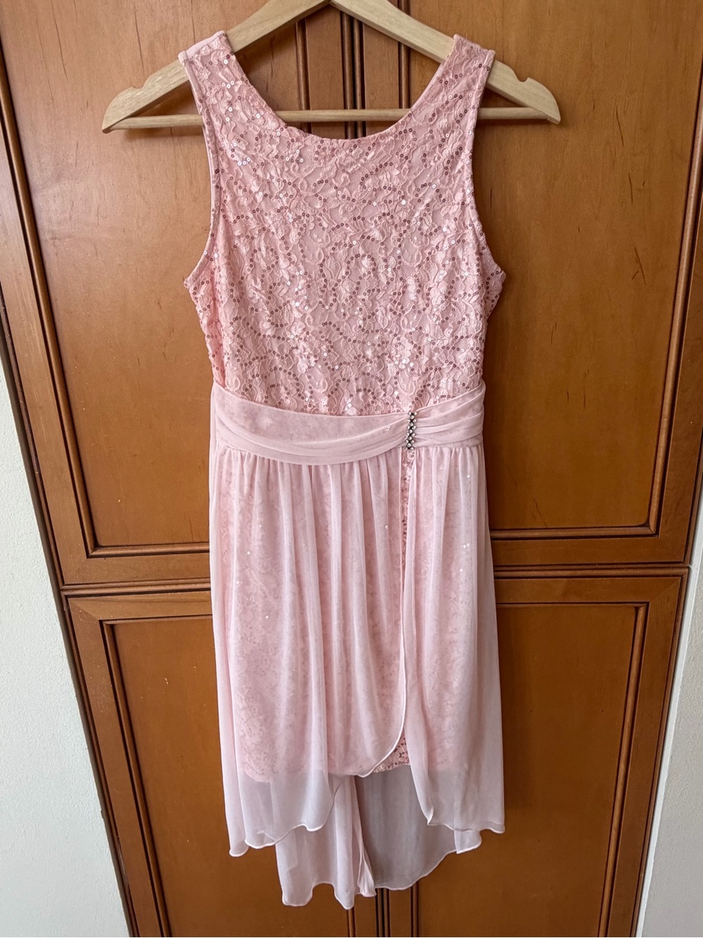 Sleeveless Light Pink Lace & Chiffon Girls Formal Dress with Waist Detail Sz 14